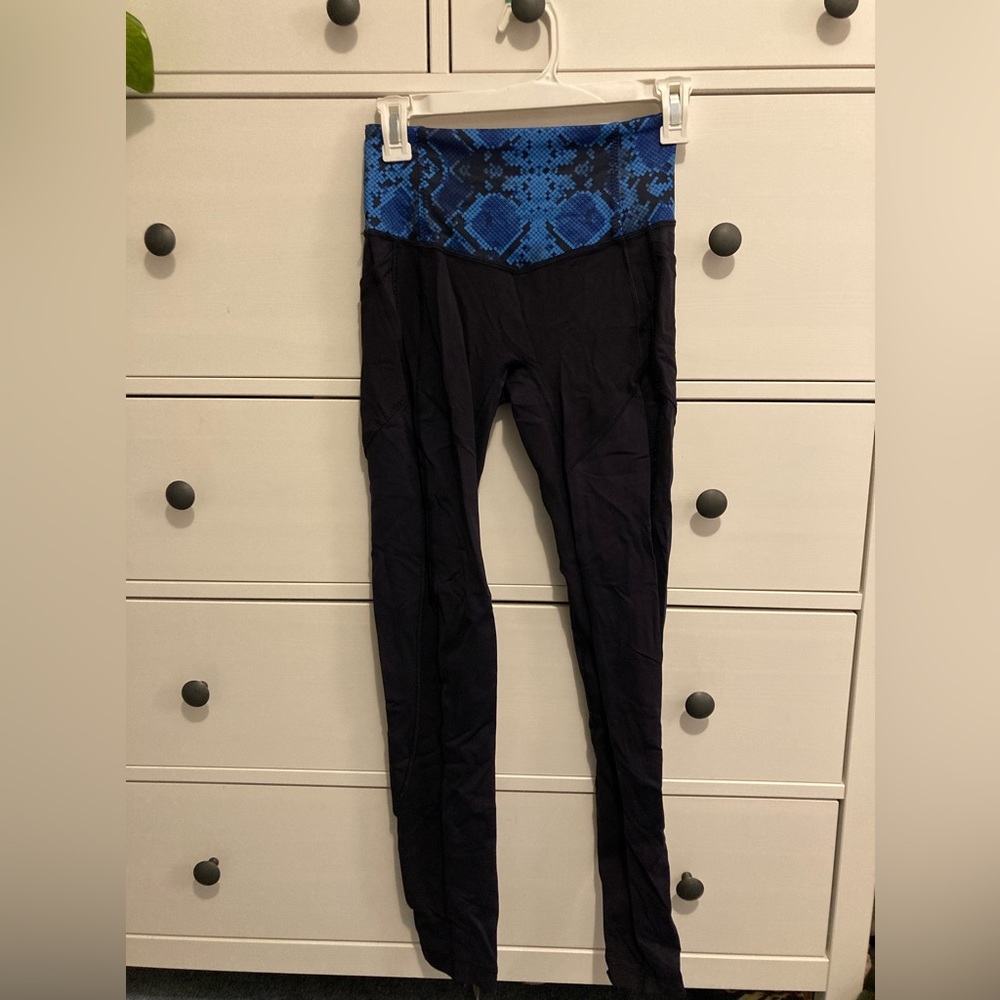 lululemon blue-waisted yoga pants size 4